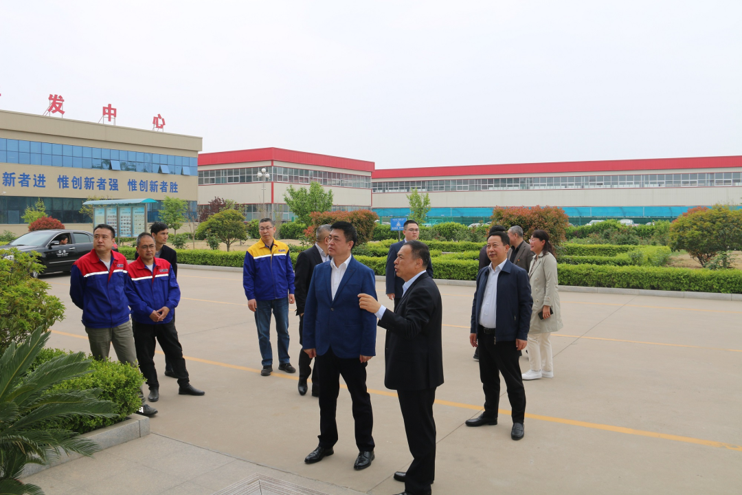 青島市政協(xié)副主席、市工商聯主席崔作一行蒞臨銳智股份調研考察